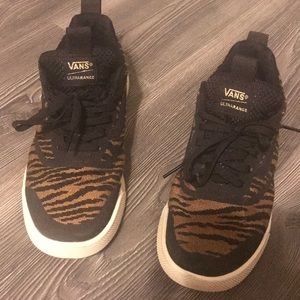 Women’s vans sneakers 8.5